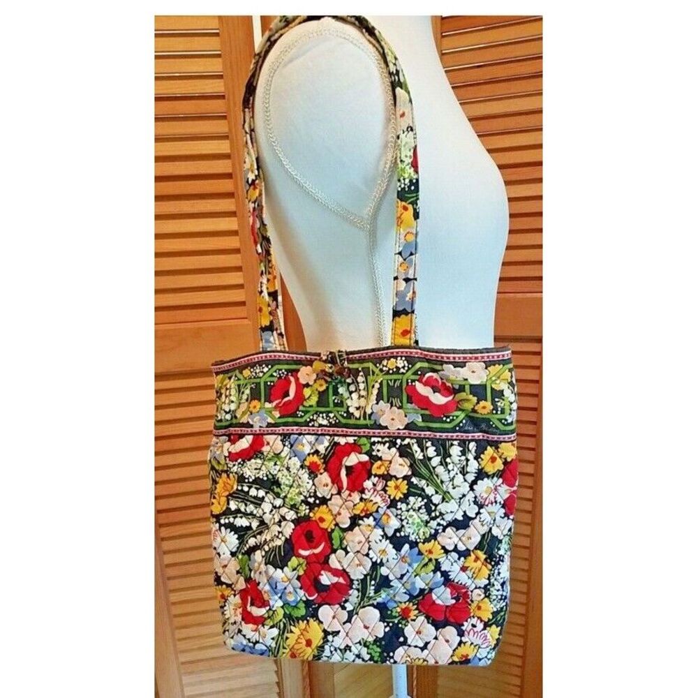 Vera Bradley Tote‎ in Cotton Floral In Good Conditions